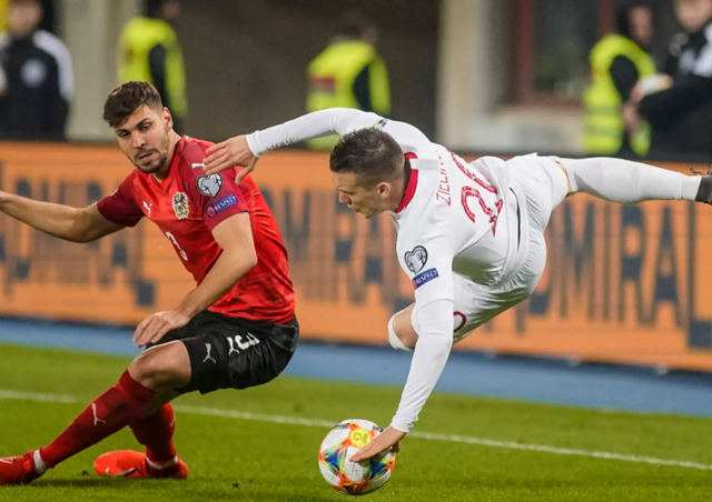 英国乒乓球队爆冷波兰乒乓球队，波尔三分雨点燃全场的简单介绍