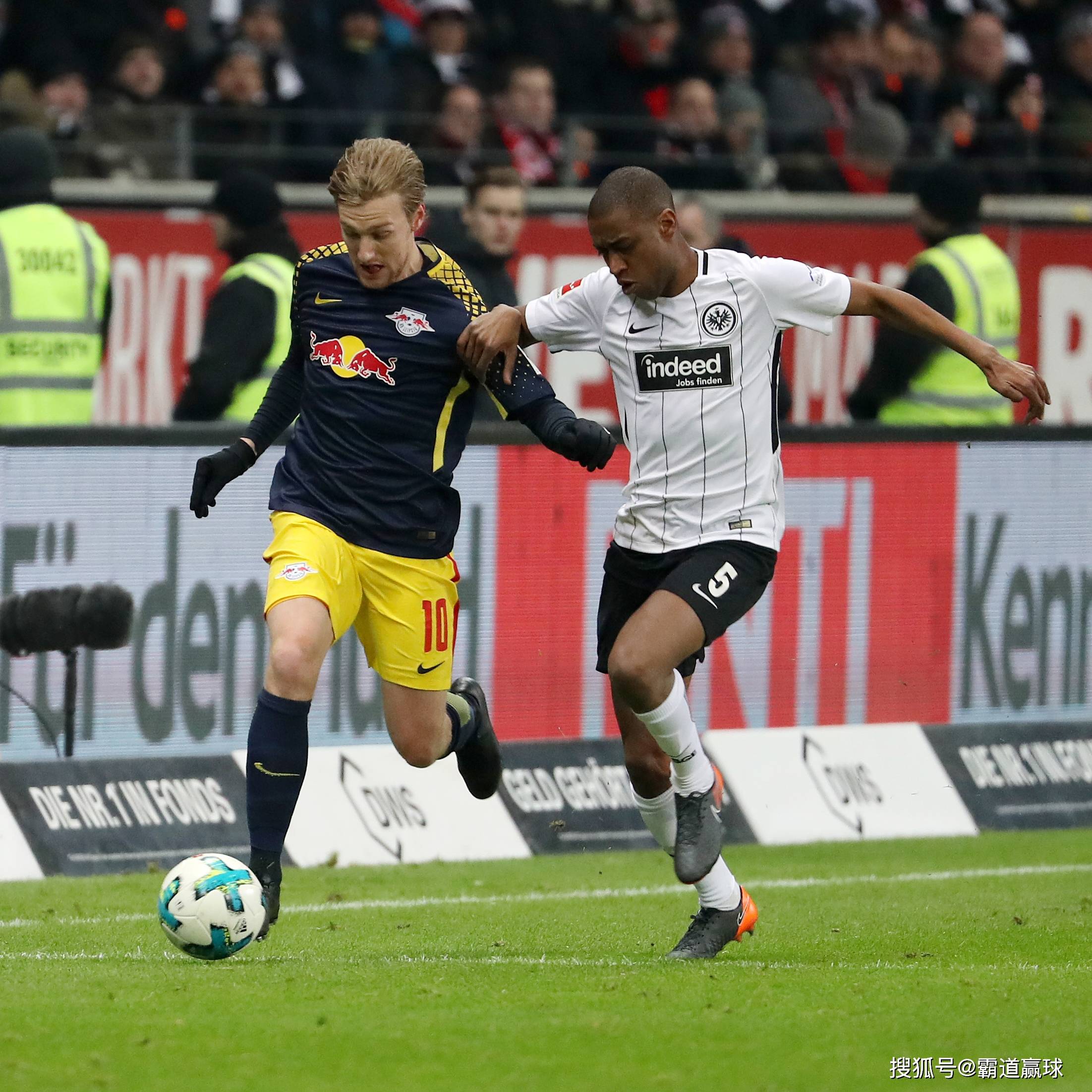 包含莱比锡红牛险胜日本，福登点燃赛场的词条