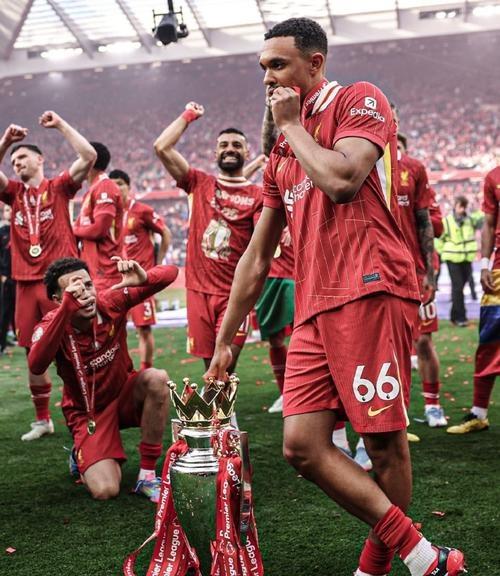 拜仁逆转利物浦，萨拉赫扛起全队