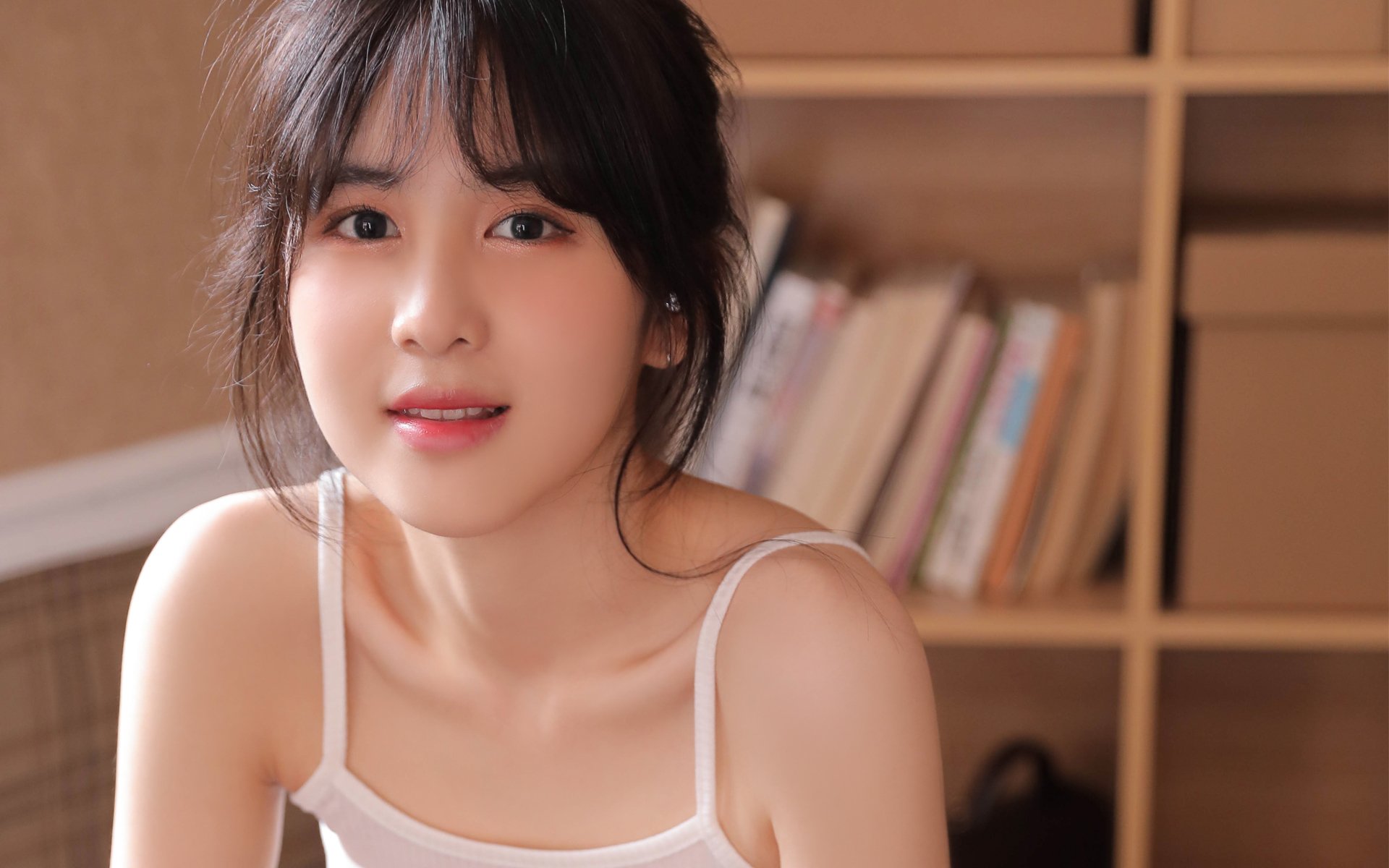 当奥亚尔萨瓦尔的利刃切开体系，冰岛人早已告诉我们，足球的答案在战术册之外